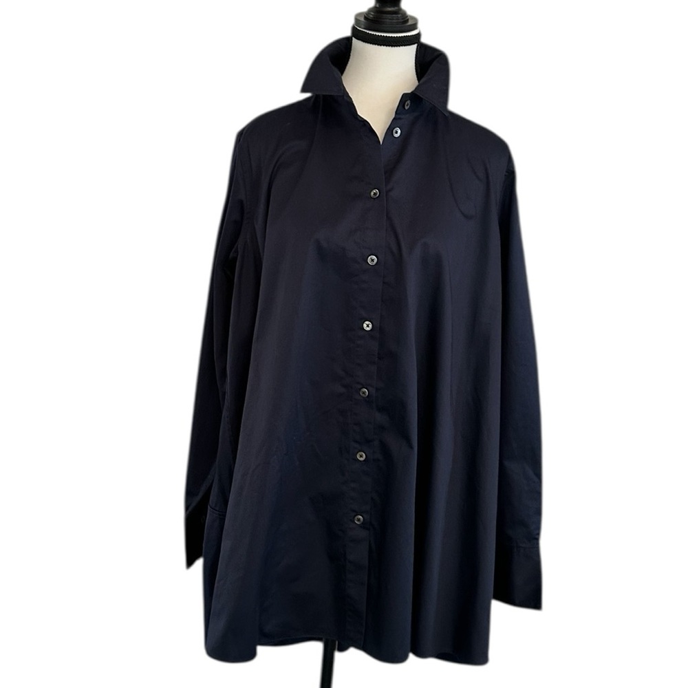 ✨ NWT CO Essentials A-Line Button Down Tunic Shirt Navy M - Picture 3 of 10